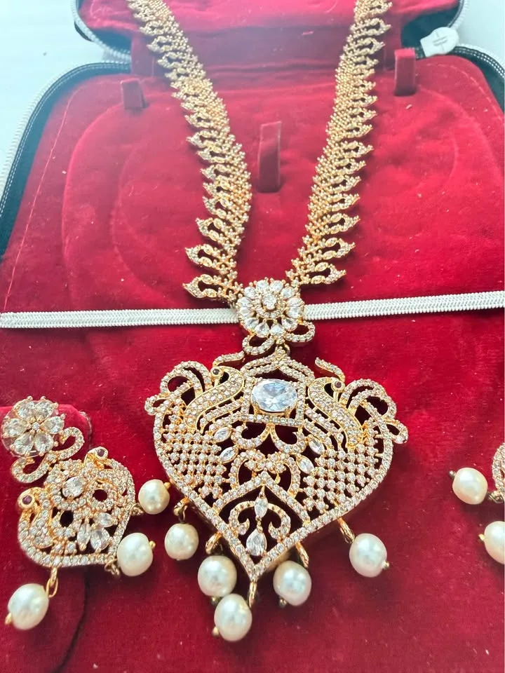 Necklace with matching earrings (retail $250) image indicator(2)