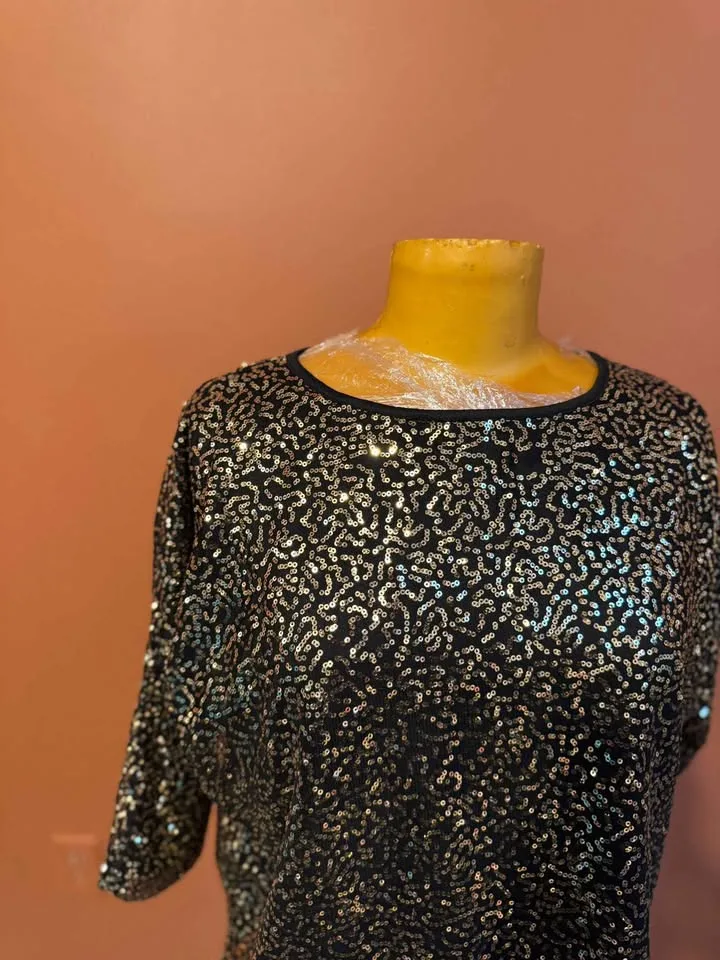 Brand New Size M Cleo Sequin Party Top – Black & Gold image indicator(2)