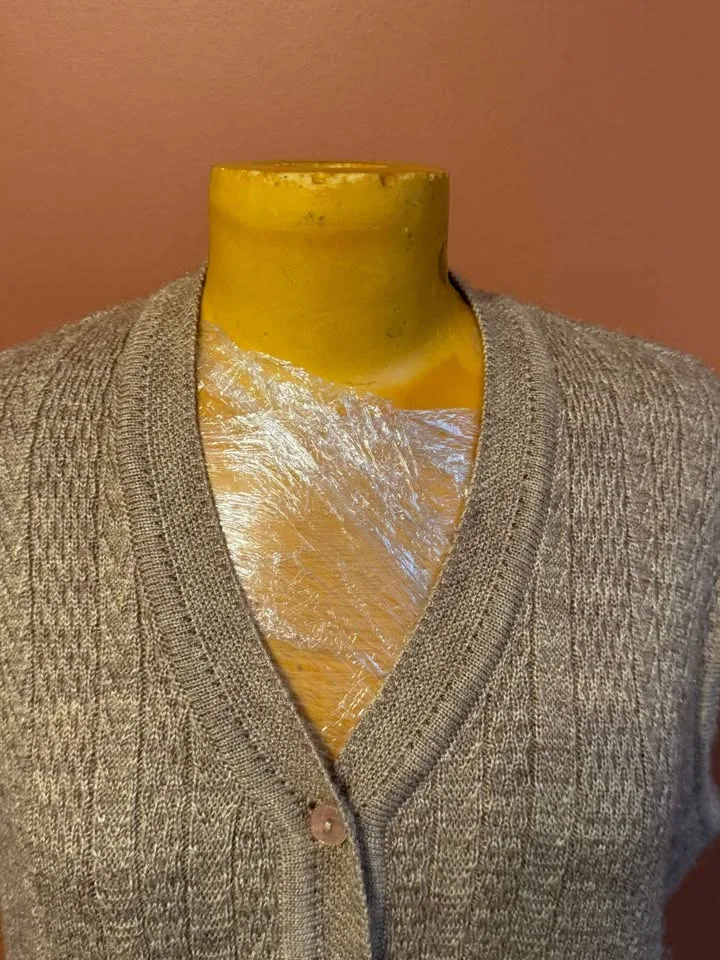 Brand New XL Beige Knit Long Vest – Cozy Fall Layer image indicator(5)