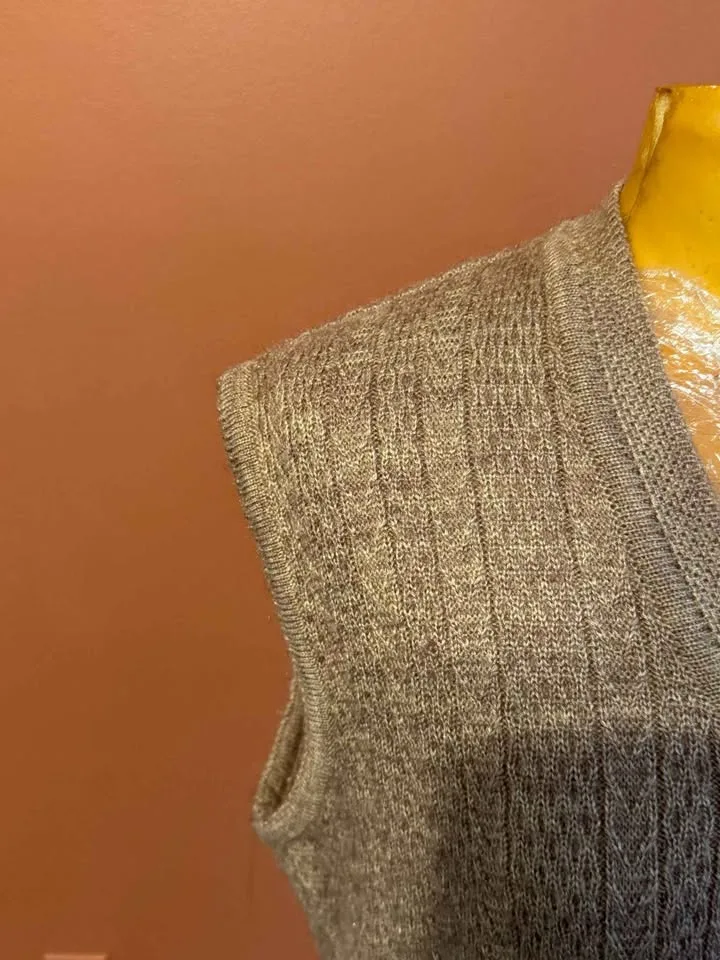 Brand New XL Beige Knit Long Vest – Cozy Fall Layer image indicator(7)