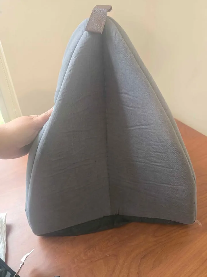 Cozy Grey Pet Tent Bed 🐾🐱🐶 image indicator(3)