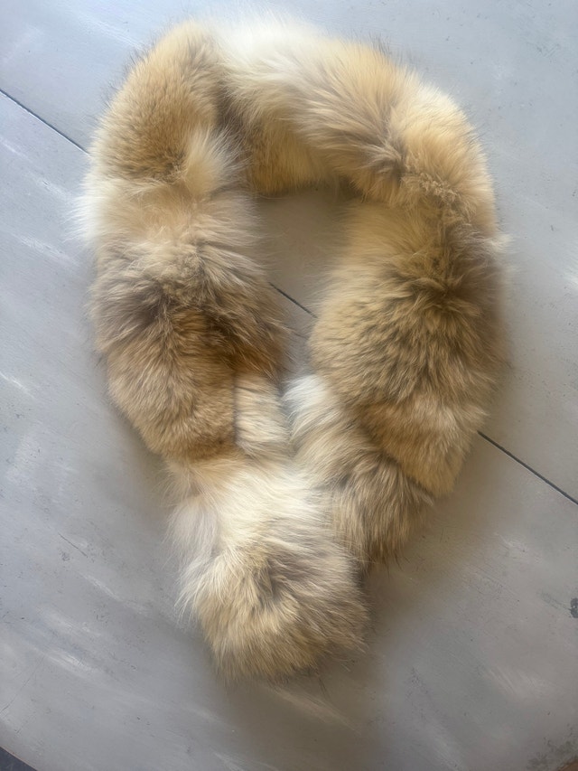 Preowned Wolf Fur Collar Scarf
