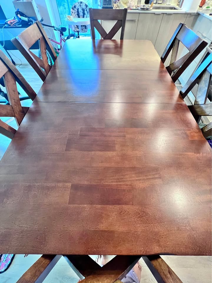 Dining Table with 6 Chairs – Extendable 60–78” – $280 (Moving Sa