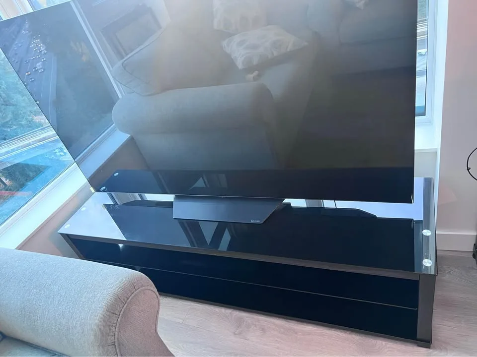 TV Stand – Fits up to 65” TV image indicator(4)