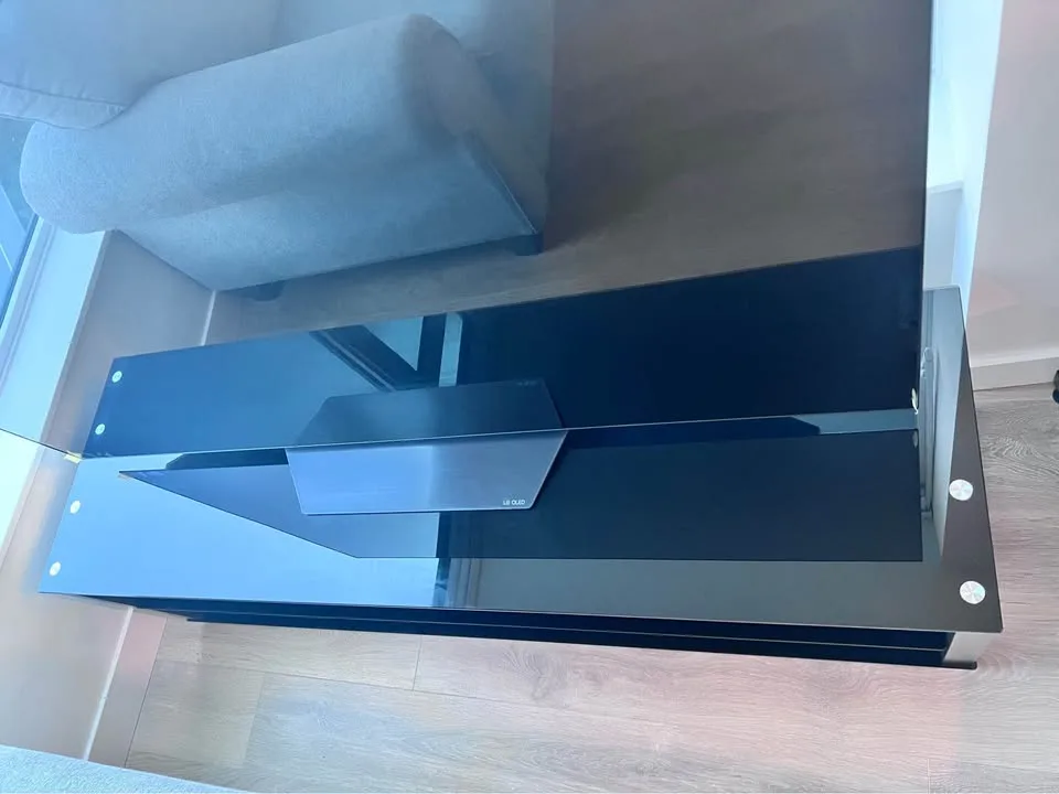 TV Stand – Fits up to 65” TV image indicator(5)