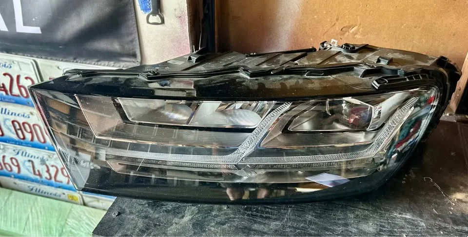 OEM LH LED Headlight Audi Q7 image indicator(2)