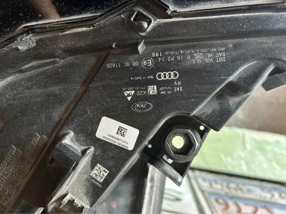 OEM LH LED Headlight Audi Q7 image indicator(7)