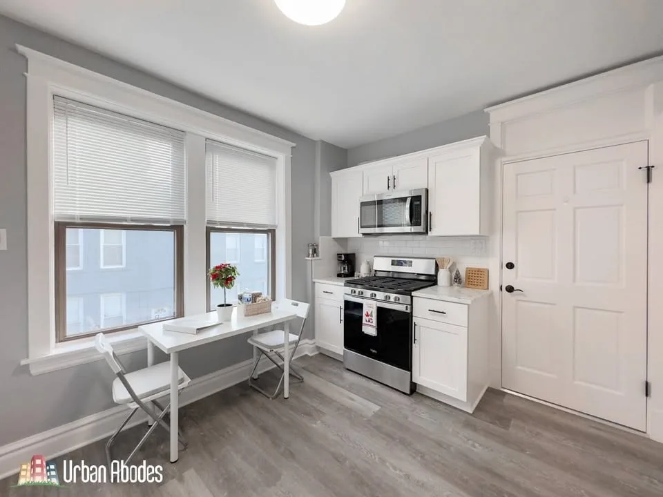 3 Beds 1 Bath Apartment image indicator(2)