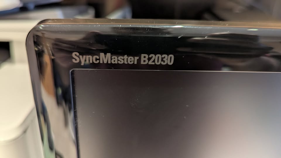 Samsung 20" Monitor - photo 2