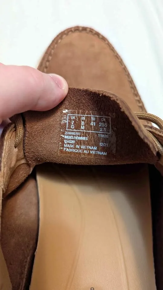 Selling Clarks shoes thumbnail