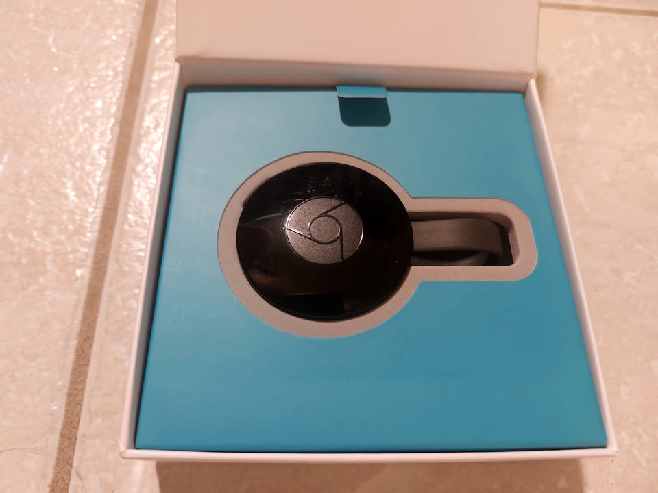 Google Chromecast (2nd Gen) in original box - photo 2