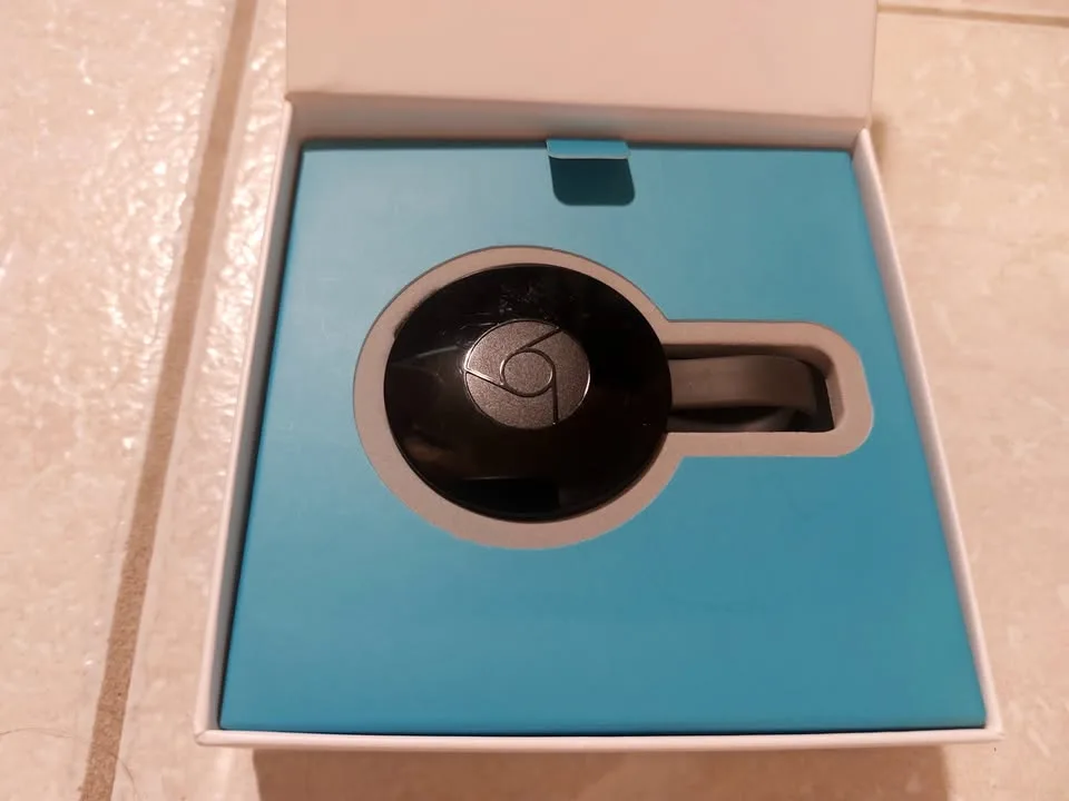 Google Chromecast (2nd Gen) in original box image indicator(2)