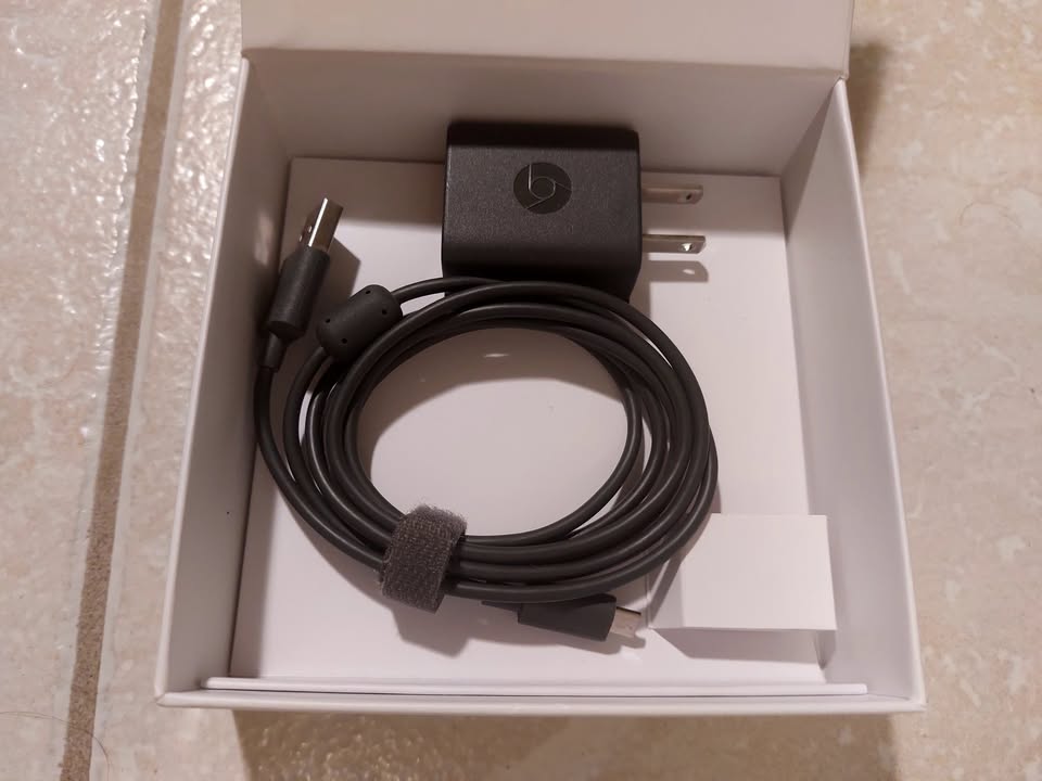 Google Chromecast (2nd Gen) in original box - photo 3