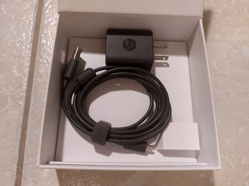 Google Chromecast (2nd Gen) in original box image indicator(3)