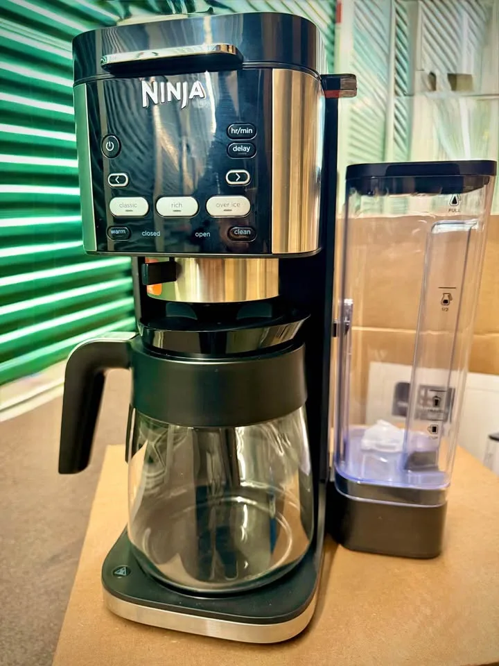 Ninja Coffee Maker (brand new) image indicator(9)