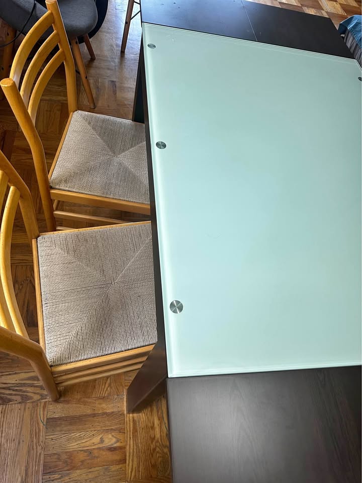 Extendable Dinning table