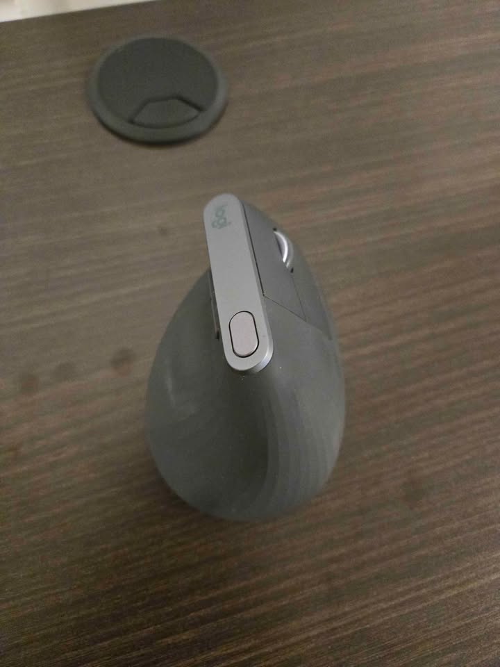Logitech MX Vertical Ergo Vertical Mouse with Box - photo 3