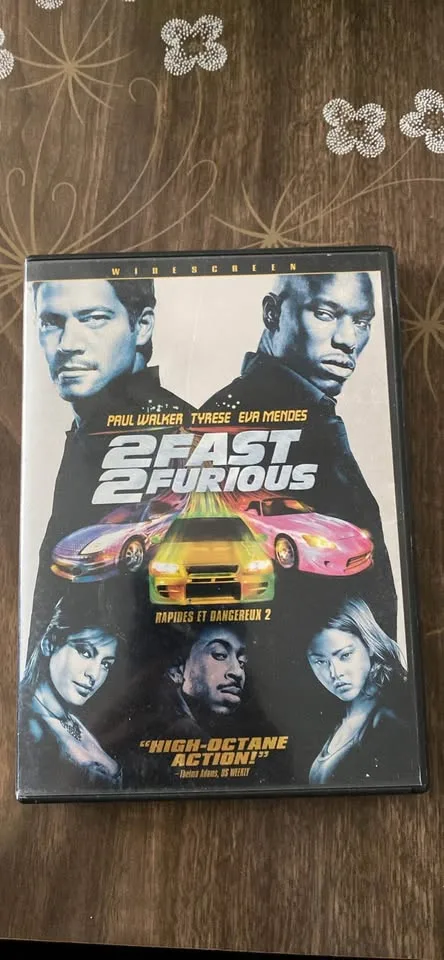 Assorted movies and Xbox games image indicator(9)