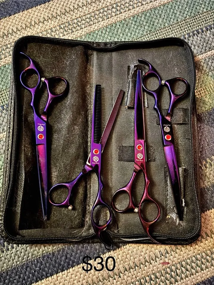 Dog grooming scissors