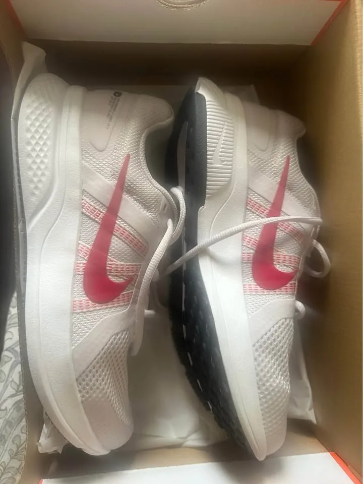 Nike Running Shoes image indicator(3)