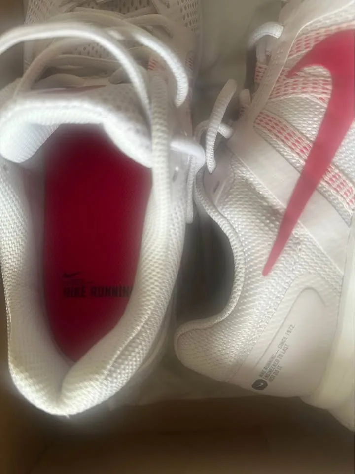 Nike Running Shoes image indicator(7)