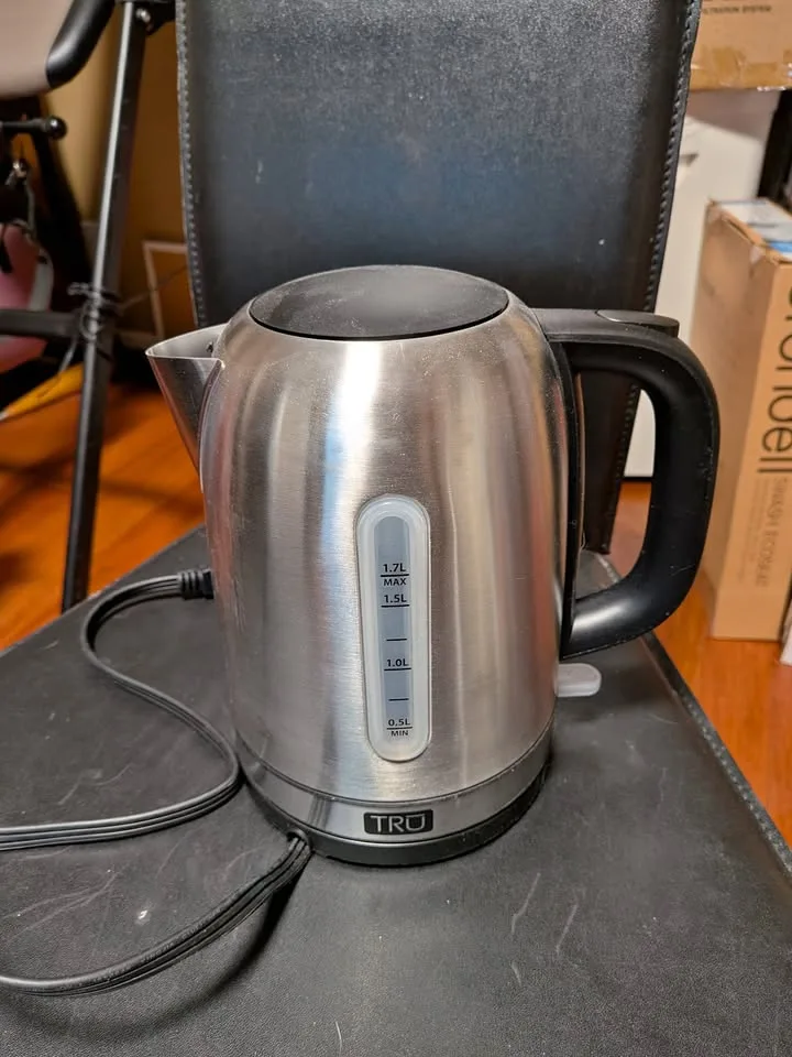 TRU 1.7L Stainless Steel Electric Kettle thumbnail