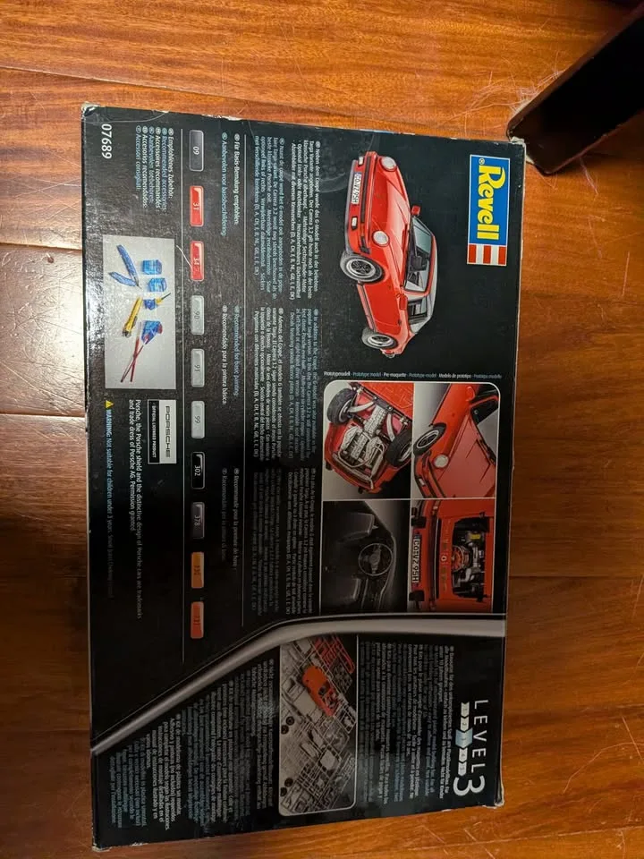 Revell Porsche 911 Carrera 3.2 Targa - 1:24 Model Kit - $75 image indicator(3)
