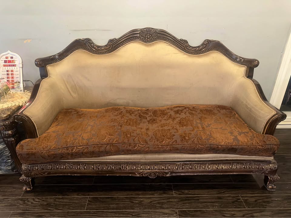 Vintage Solid Wood Carved Sofa — Heavy, Classic & Well-Made - photo 5