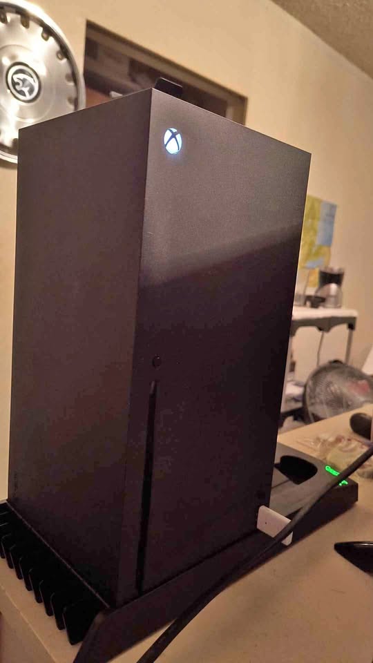 Xbox Series X w/ 3 high end controllers+Accessories