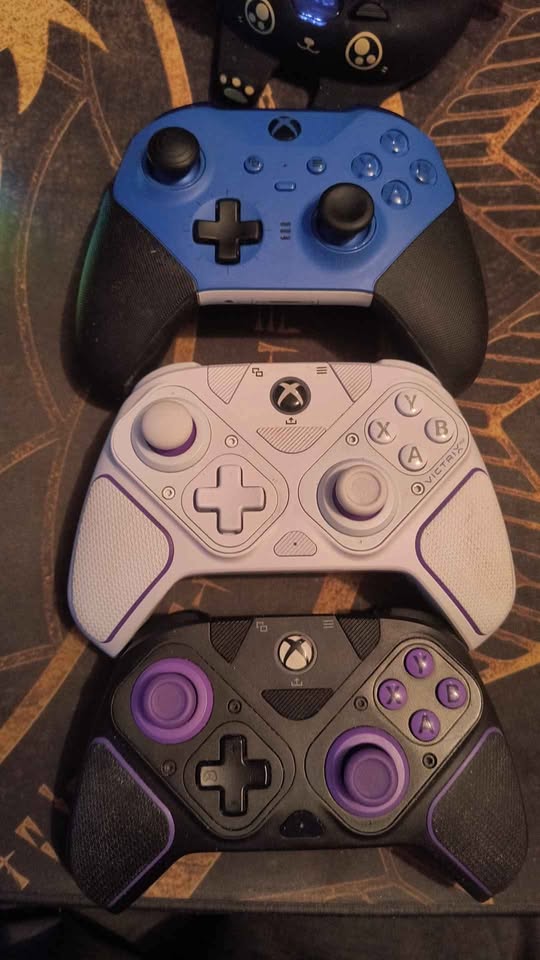 Xbox Series X w/ 3 high end controllers+Accessories - photo 5