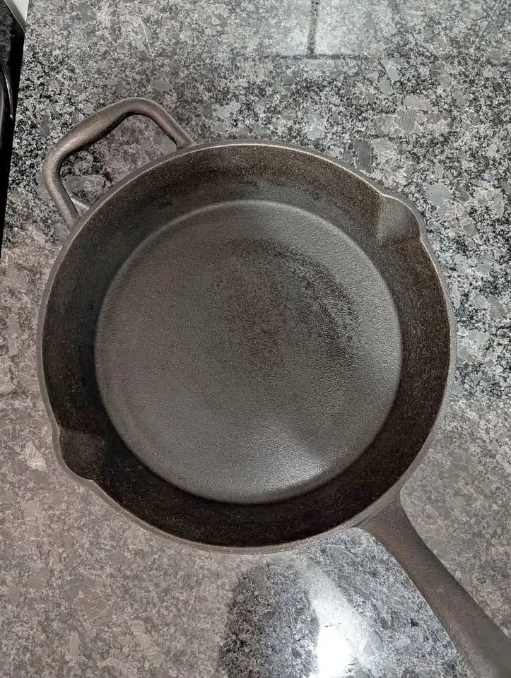 Lagostina Cast Iron Skillet thumbnail