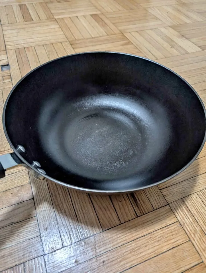 Starfrit 12" Cast Iron Wok thumbnail