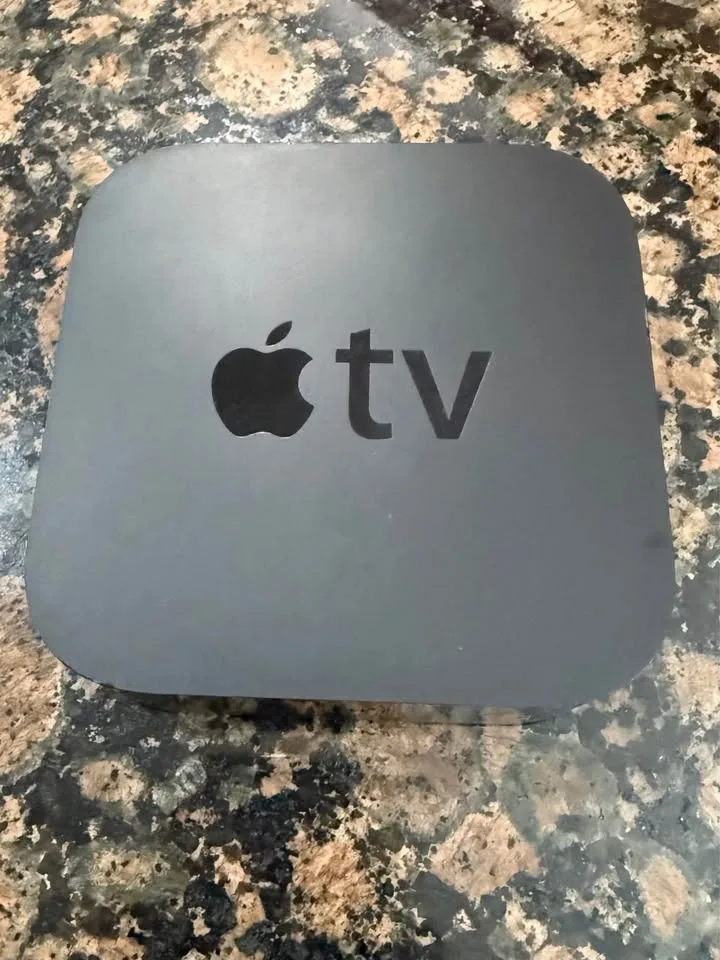 Apple TV Second Generation with Newer Rechargeable Remote image indicator(8)