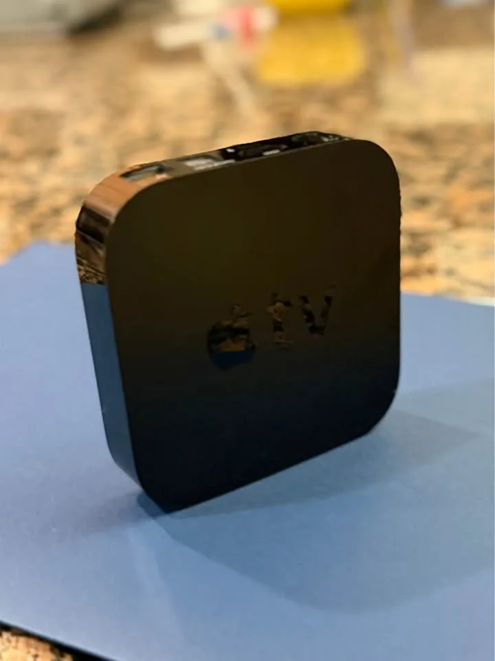 Apple TV Second Generation with Newer Rechargeable Remote image indicator(9)