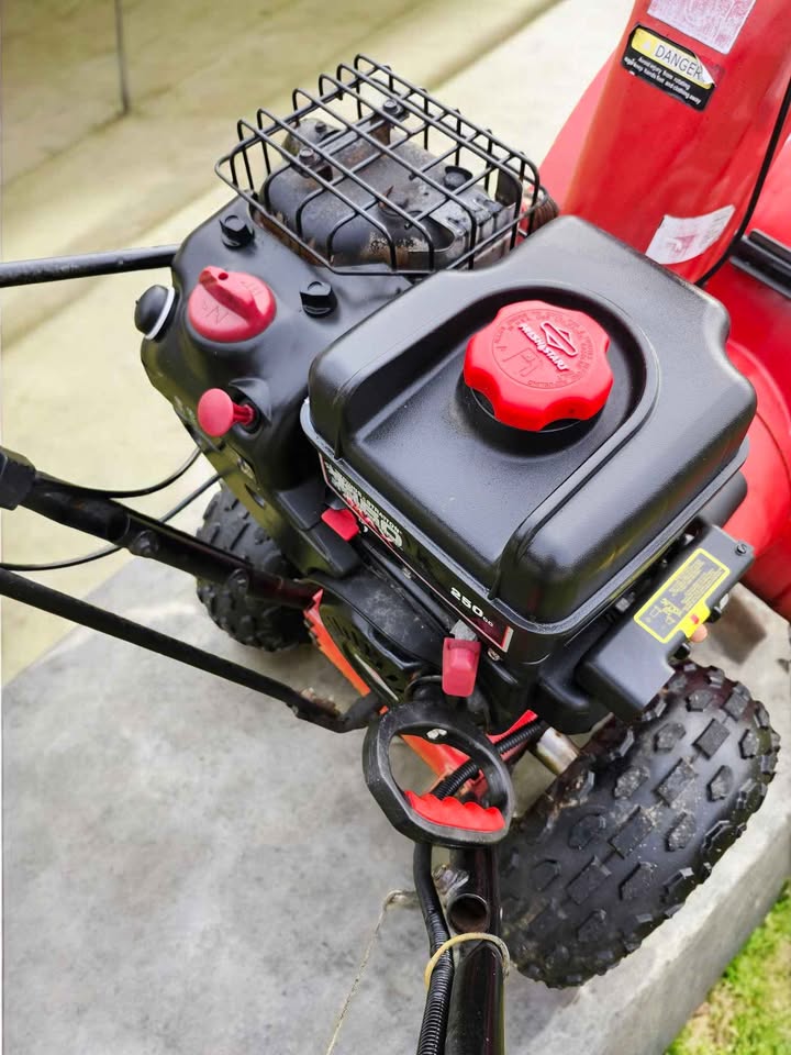 8 Hp powe MTD two-stage snowblower fully tune up before sale - photo 5