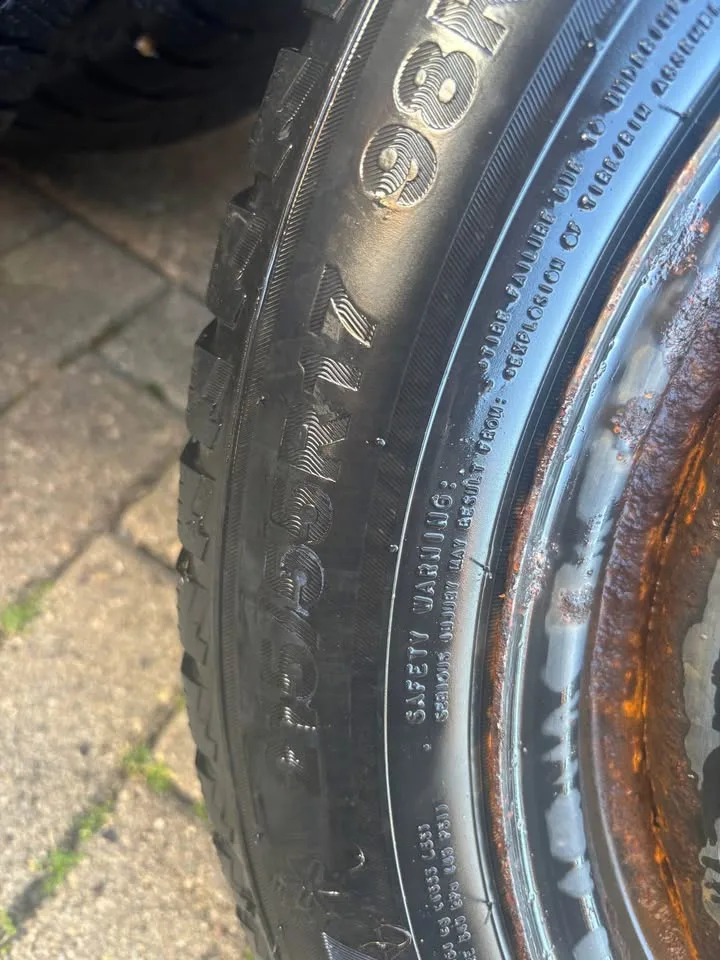 215/55R17 Winter Tires on Rims image indicator(5)