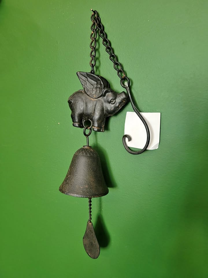 Ganz Flying Pig Wind Bell