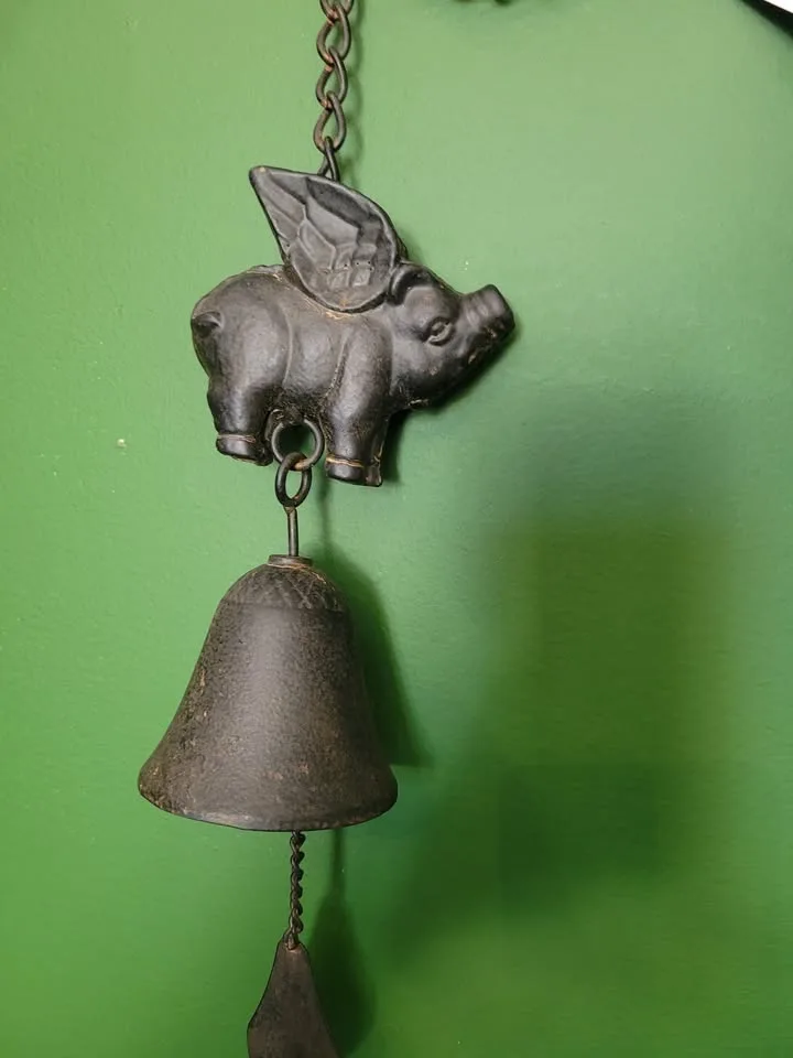 Ganz Flying Pig Wind Bell image indicator(3)