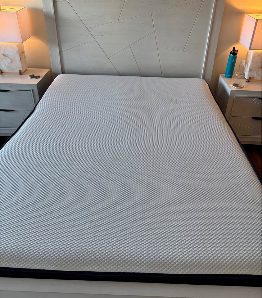 🛏️ Nectar Queen Memory Foam Mattress – Excellent Condition! (Riv