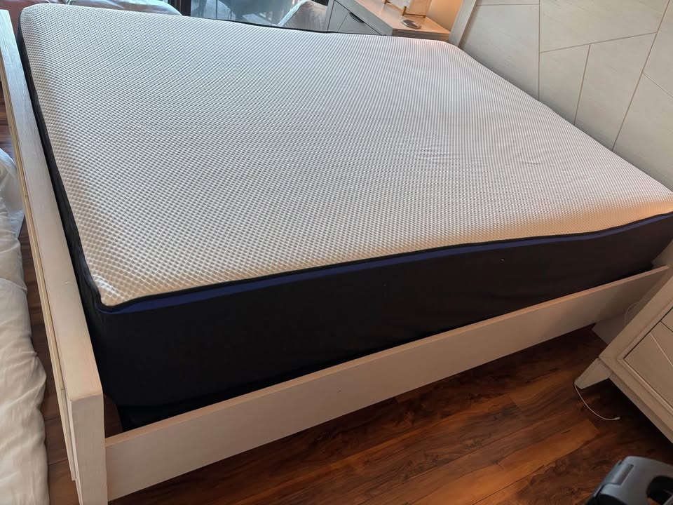 🛏️ Nectar Queen Memory Foam Mattress – Excellent Condition! (Riv - photo 2