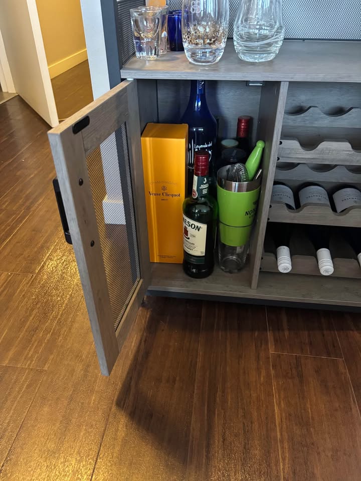 Coffee & Wine Bar Cabinet - photo 4