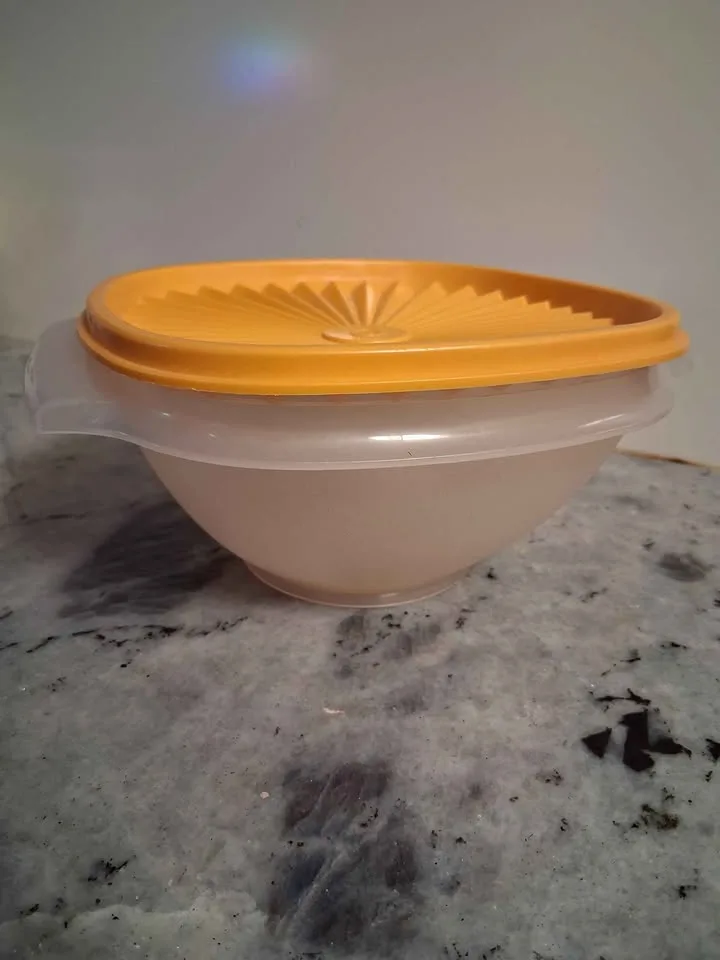 vintage Tupperware image indicator(2)