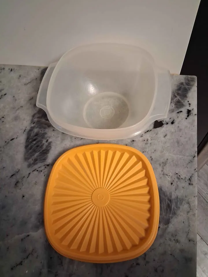 vintage Tupperware image indicator(3)