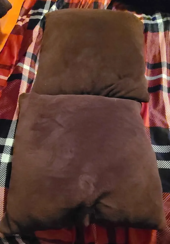 Throw pillows image indicator(3)