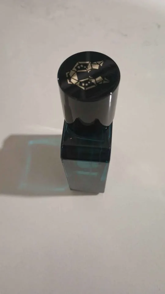 Ellis Brooklyn WORTH AVENUE EUA de perfum 7.7 oz (hombre) image indicator(3)