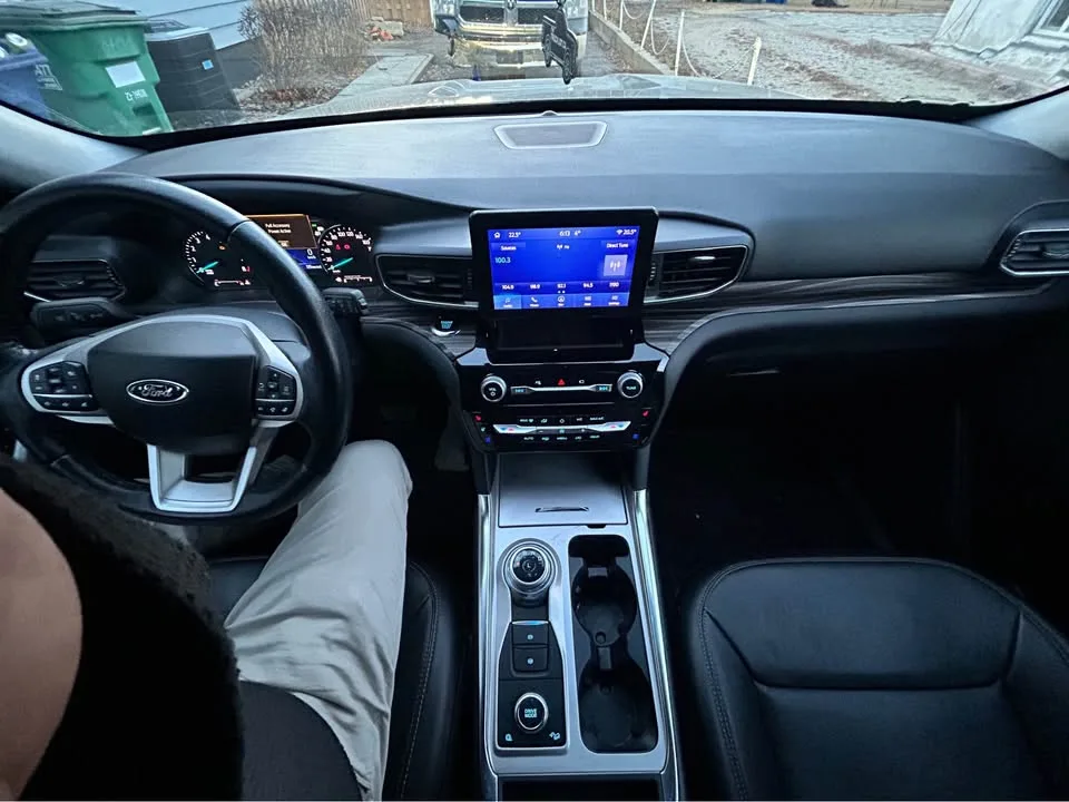 2022 Ford Explorer image indicator(6)