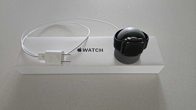 Apple Watch SE - photo 2