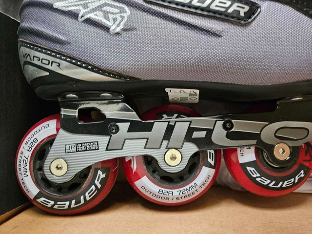 Vapor X300R Roller Hockey Skates – Size 5.0 (US 6) - photo 2