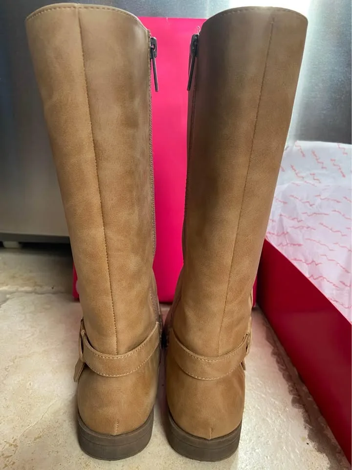 Girl’s Tall Boots, by Nina, in Tan, size 5. *Very good condition image indicator(4)