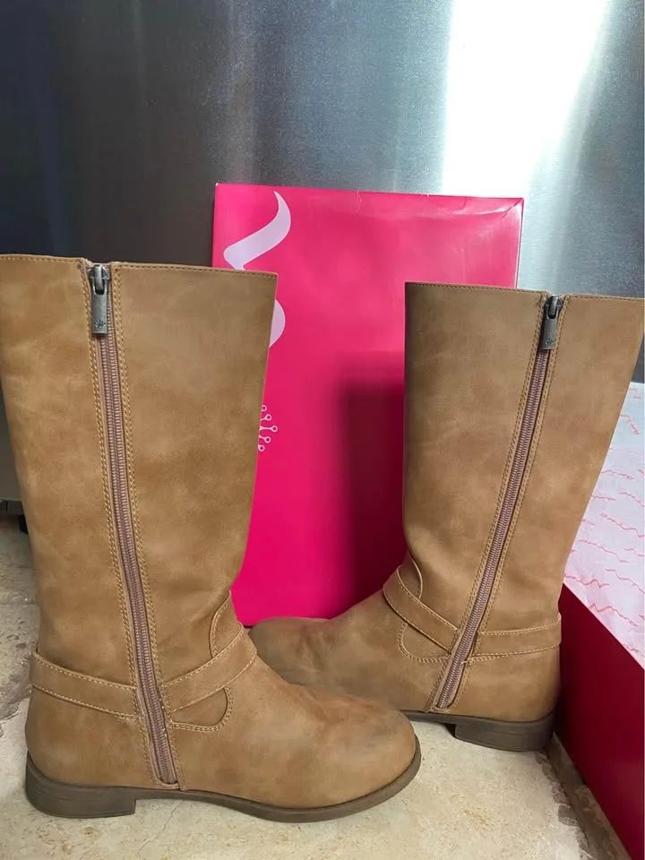 Girl’s Tall Boots, by Nina, in Tan, size 5. *Very good condition image indicator(5)